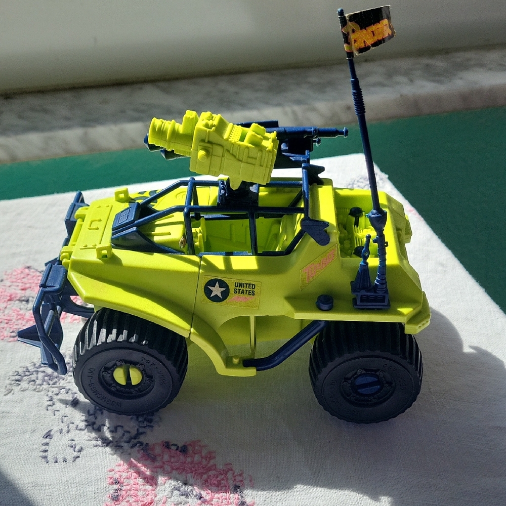 Vintage GI Joe Badger Front Line Attack Jeep 1990 with Missles